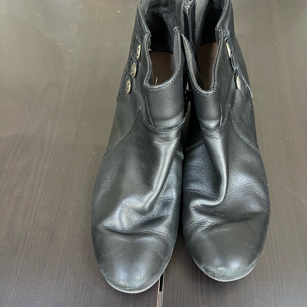 Black Clark heeled boot